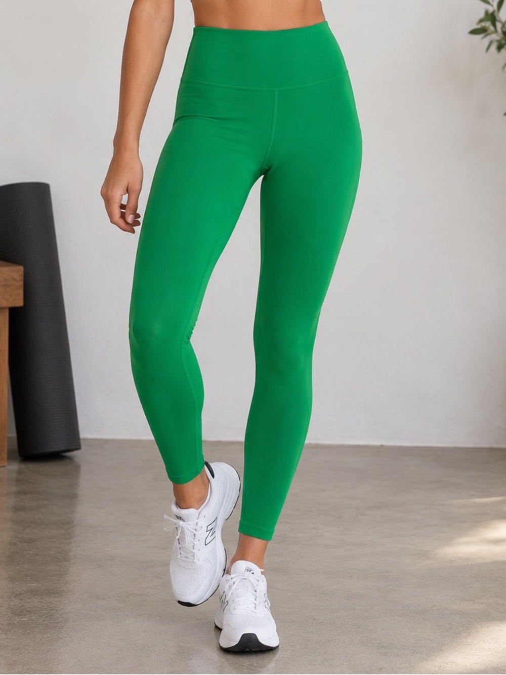 The North Face Women’s Dune Sky High-Rise Leggings – Optic Emerald Green NWT